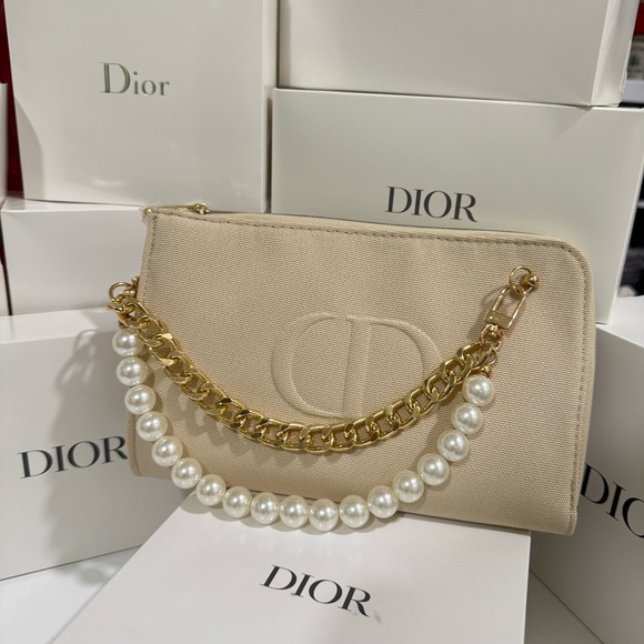 Dior Beauty mini bag - Picture 1 of 15